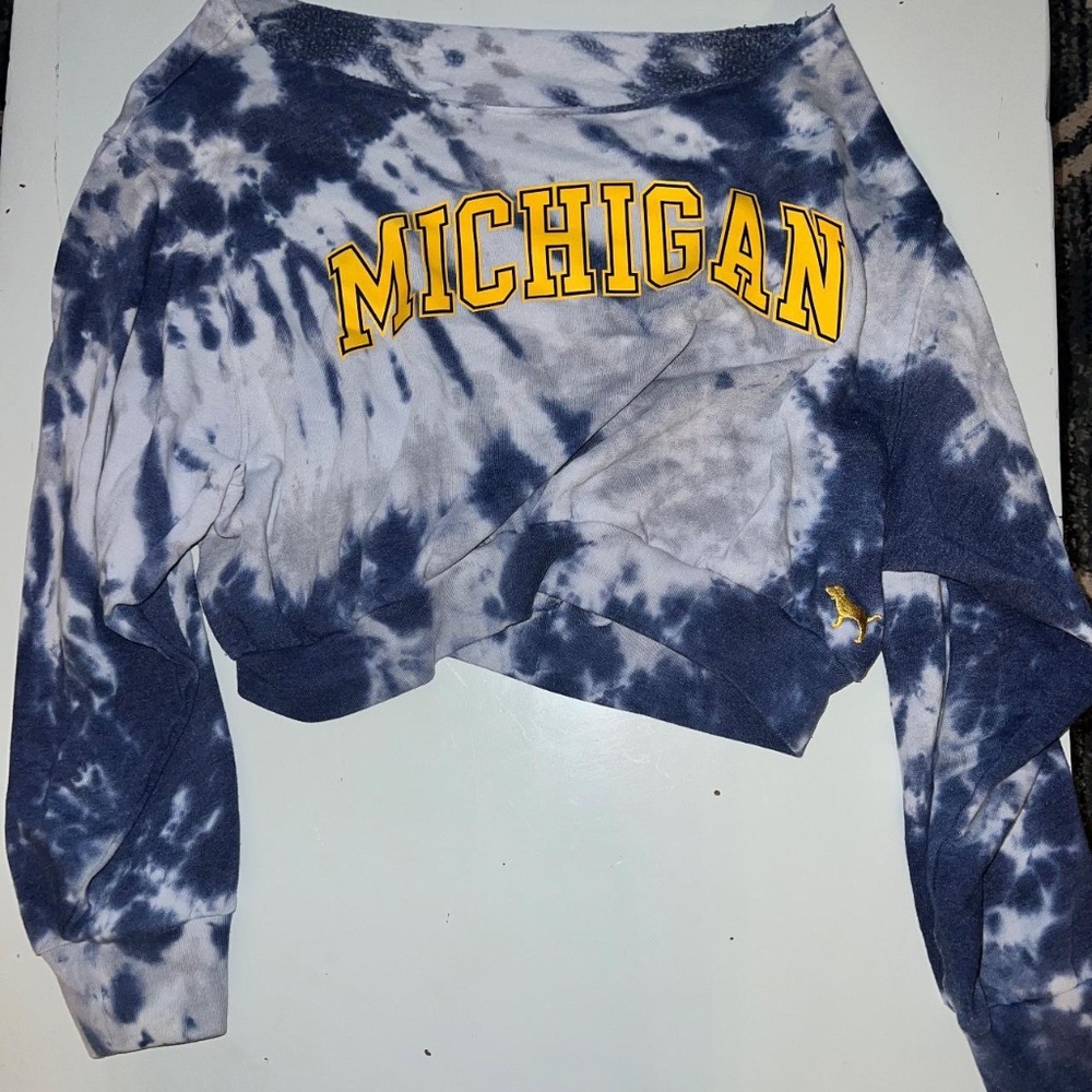 PINK University of Michigan Cropped Long Sleeve